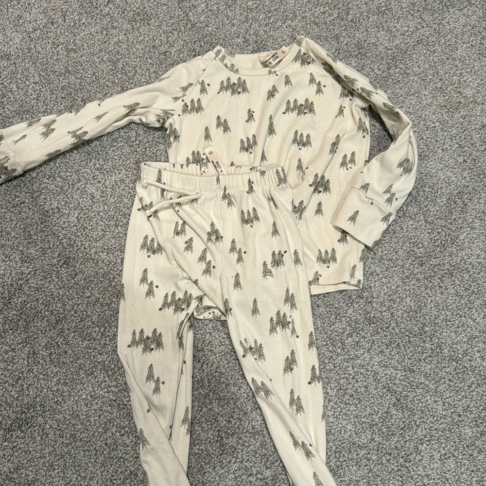Childhoods clothing, pajamas
